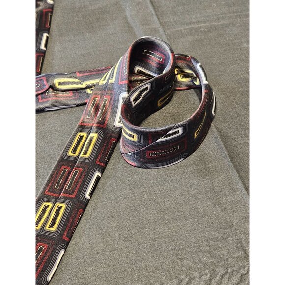 Kilburne & Finch Geometric Pattern Tie - Picture 7 of 9